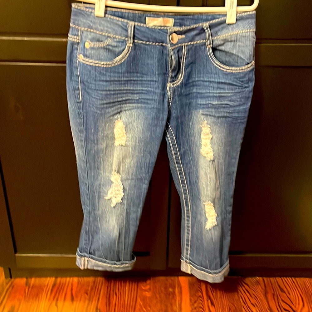 No boundaries capris junior size 11. Excellent used condition.Very comfortable!